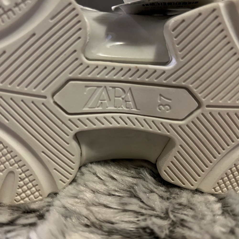 NWT White and Grey Zara Sneakers - Picture 4 of 16
